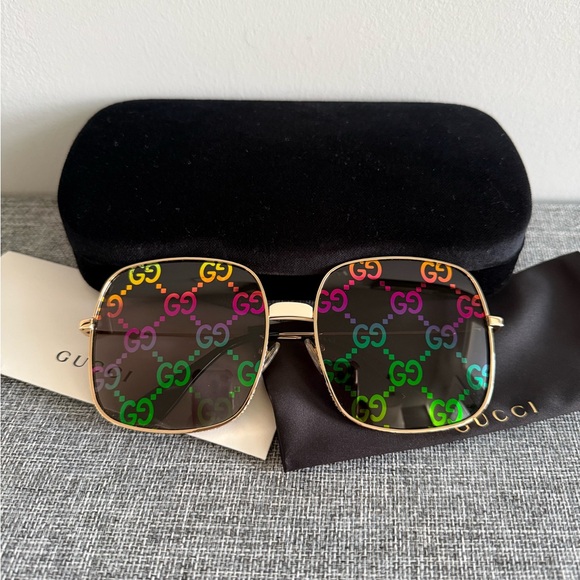 NEW Gucci Women's Gold Frame Sunglasses GG Monogram Lenses GG0414S - Picture 3 of 9